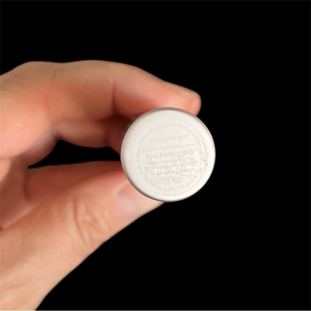 IT Cosmetics Je Ne Sais Quoi Hydrating Lip Balm Treatment, NWOT - Picture 9 of 10